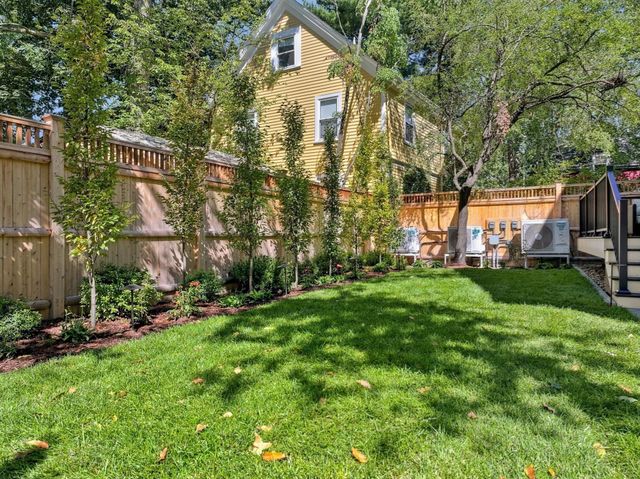 65 Hammond Street, Cambridge, MA 02138