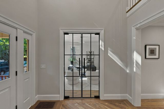 65 Hammond Street, Cambridge, MA 02138