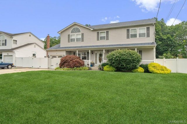 89 Floyd Street, Deer Park, NY 11729