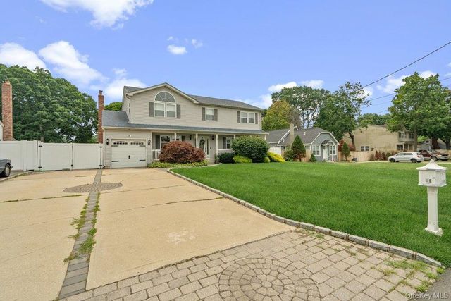 89 Floyd Street, Deer Park, NY 11729