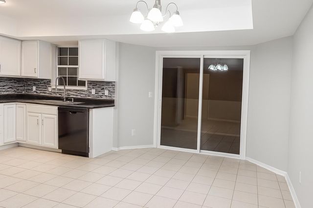 3031 W Highpoint Street, Springfield, MO 65810