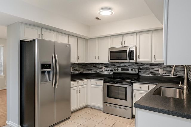 3031 W Highpoint Street, Springfield, MO 65810