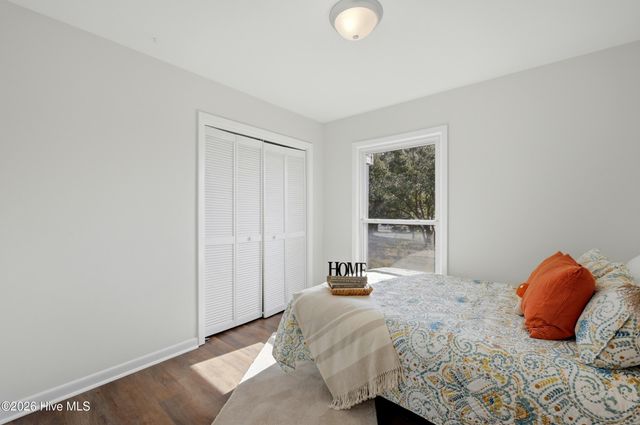 718 Hughes Road, Hampstead, NC 28443