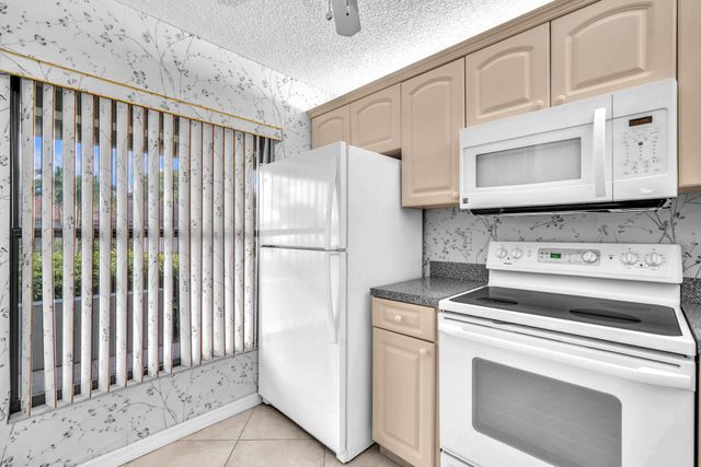 5073 Forsythia Street, Delray Beach, FL 33484