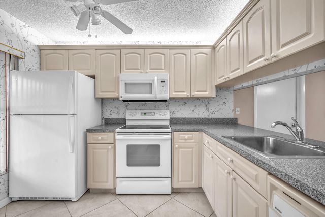 5073 Forsythia Street, Delray Beach, FL 33484