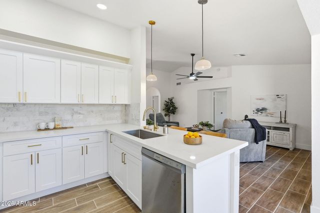 6226 N 88TH Avenue, Glendale, AZ 85305