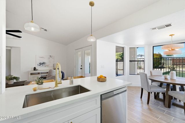 6226 N 88TH Avenue, Glendale, AZ 85305