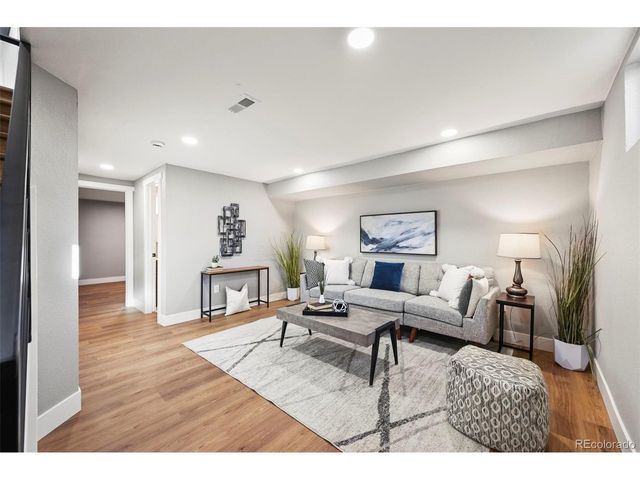 2890 S Sherman St, Englewood, CO 80113