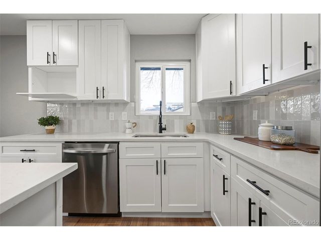 2890 S Sherman St, Englewood, CO 80113