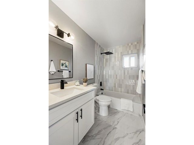 2890 S Sherman St, Englewood, CO 80113