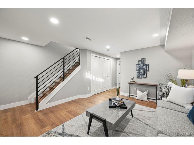 2890 S Sherman St, Englewood, CO 80113