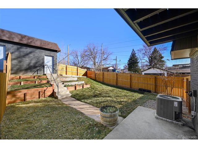 2890 S Sherman St, Englewood, CO 80113