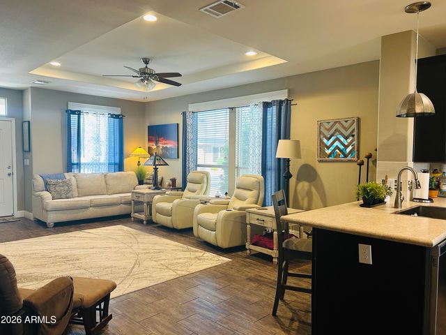 3301 S GOLDFIELD Road 6059, Apache Junction, AZ 85119