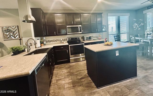 3301 S GOLDFIELD Road 6059, Apache Junction, AZ 85119