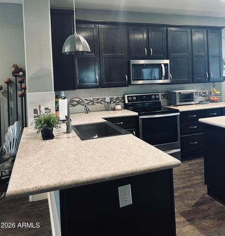 3301 S GOLDFIELD Road 6059, Apache Junction, AZ 85119