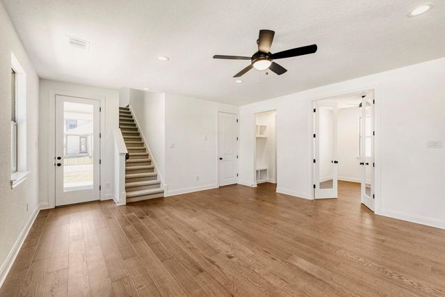 338 Orleanian DR, Buda, TX 78610