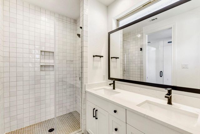 338 Orleanian DR, Buda, TX 78610