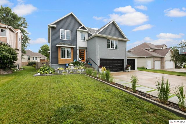 9131 Merryvale Drive, Lincoln, NE 68526