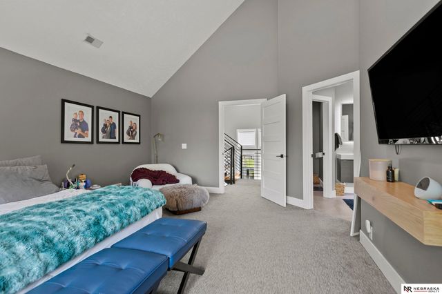 9131 Merryvale Drive, Lincoln, NE 68526