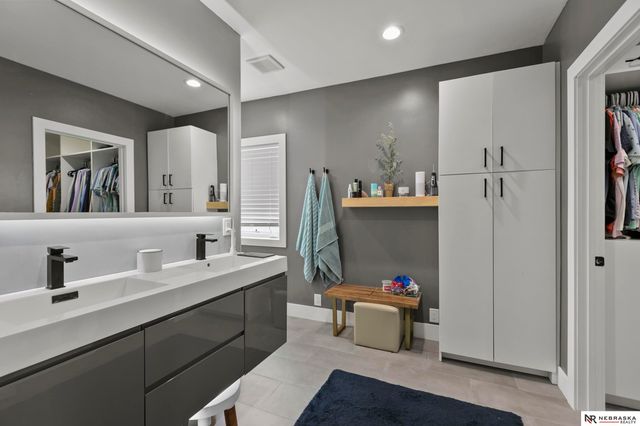 9131 Merryvale Drive, Lincoln, NE 68526