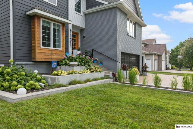 9131 Merryvale Drive, Lincoln, NE 68526