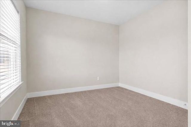 31 HILYARD CIR S, Hedgesville, WV 25427