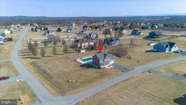 31 HILYARD CIR S, Hedgesville, WV 25427
