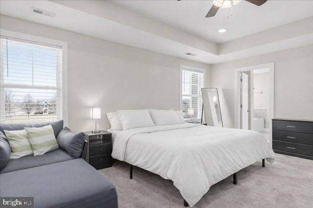 31 HILYARD CIR S, Hedgesville, WV 25427