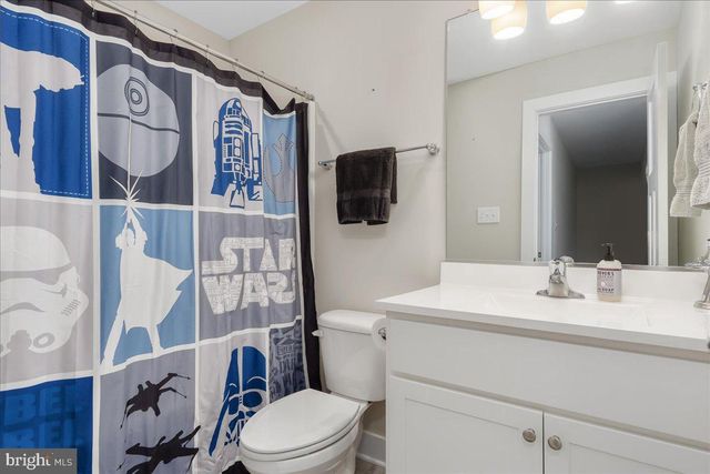 31 HILYARD CIR S, Hedgesville, WV 25427