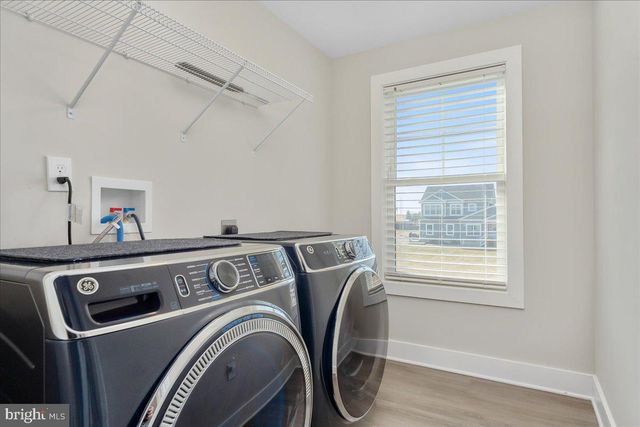 31 HILYARD CIR S, Hedgesville, WV 25427