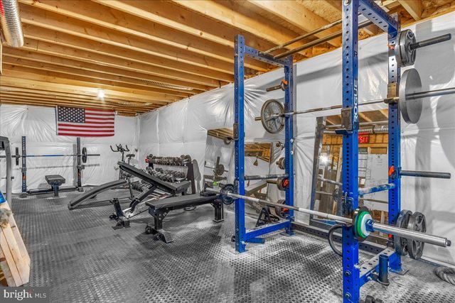 31 HILYARD CIR S, Hedgesville, WV 25427