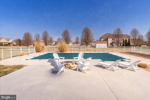 31 HILYARD CIR S, Hedgesville, WV 25427