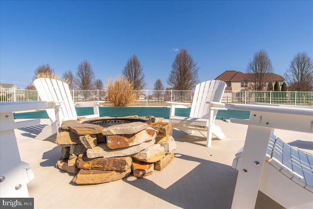 31 HILYARD CIR S, Hedgesville, WV 25427