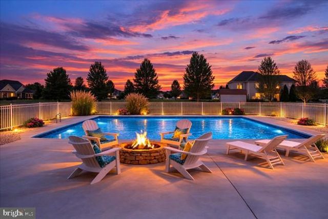 31 HILYARD CIR S, Hedgesville, WV 25427