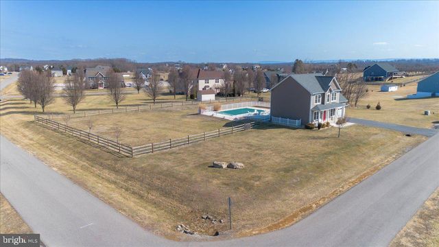 31 HILYARD CIR S, Hedgesville, WV 25427