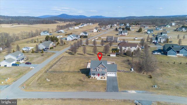 31 HILYARD CIR S, Hedgesville, WV 25427