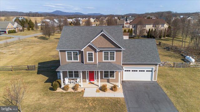 31 HILYARD CIR S, Hedgesville, WV 25427