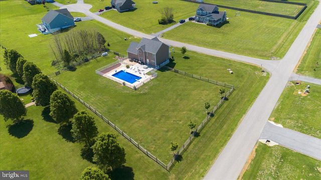 31 HILYARD CIR S, Hedgesville, WV 25427