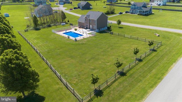 31 HILYARD CIR S, Hedgesville, WV 25427