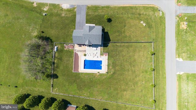31 HILYARD CIR S, Hedgesville, WV 25427