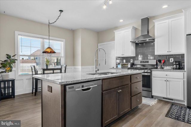 31 HILYARD CIR S, Hedgesville, WV 25427