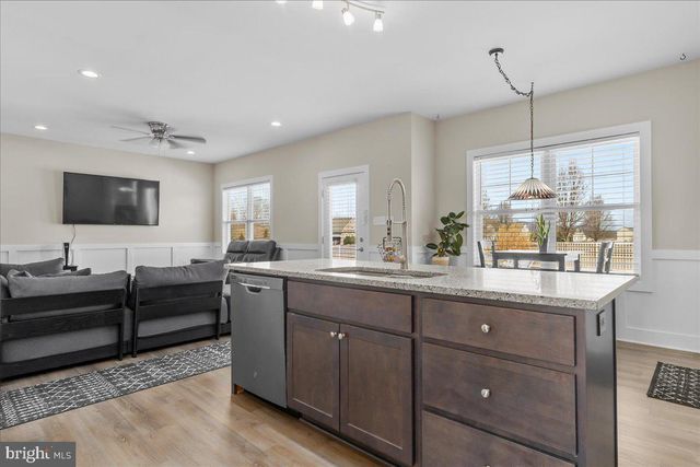 31 HILYARD CIR S, Hedgesville, WV 25427