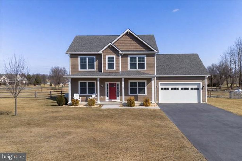 31 HILYARD CIR S, Hedgesville, WV 25427