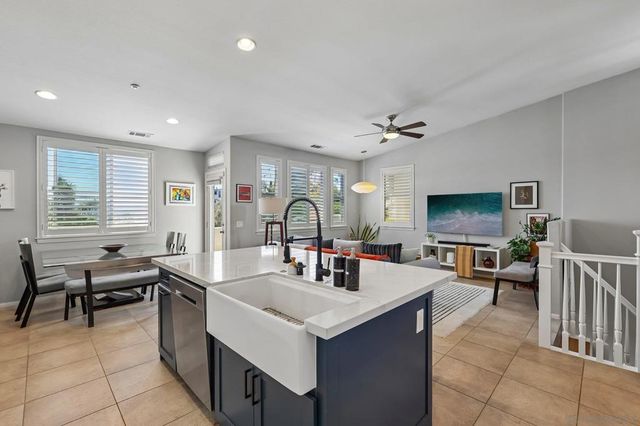 3156 Harbor Ridge Ln, San Diego, CA 92103