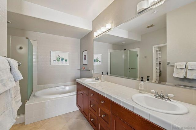 3156 Harbor Ridge Ln, San Diego, CA 92103