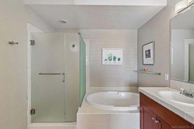3156 Harbor Ridge Ln, San Diego, CA 92103