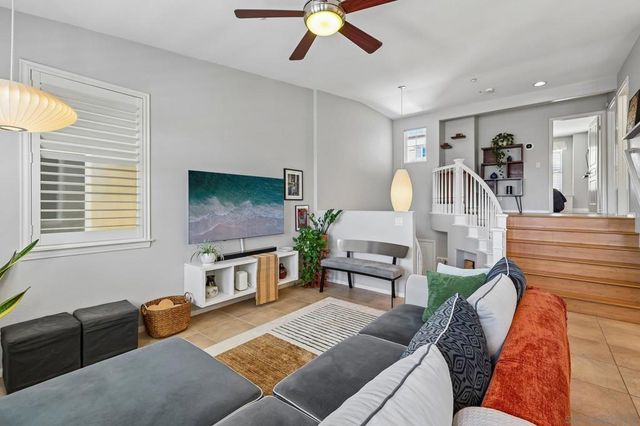 3156 Harbor Ridge Ln, San Diego, CA 92103