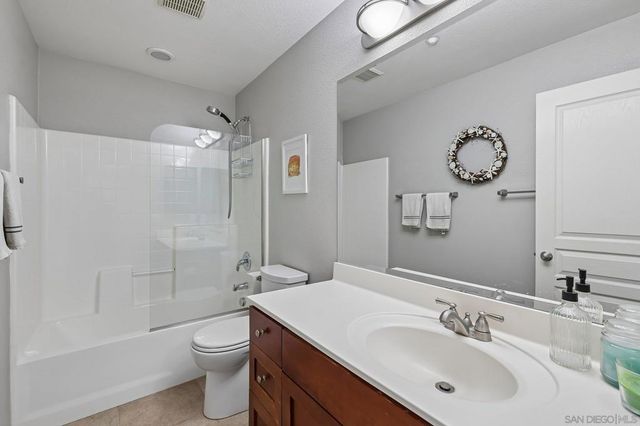 3156 Harbor Ridge Ln, San Diego, CA 92103