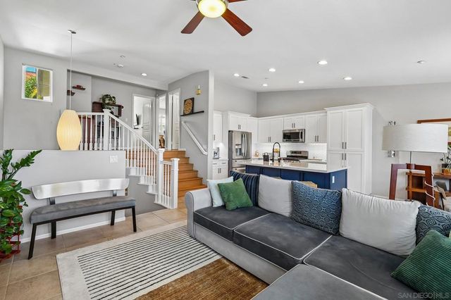 3156 Harbor Ridge Ln, San Diego, CA 92103