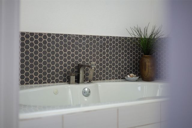 20503 Bonanza ST, Lago Vista, TX 78645